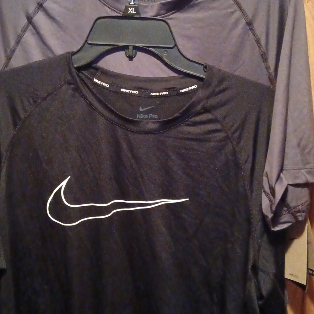 Nike shirts - Picture 4 of 7